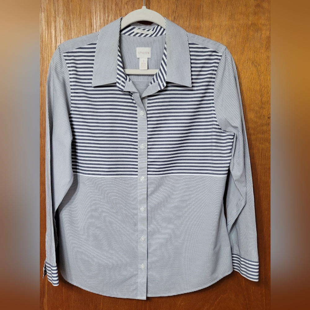 Chico's Blue White Stripe Long Sleeve Top Size 1.  (0427)